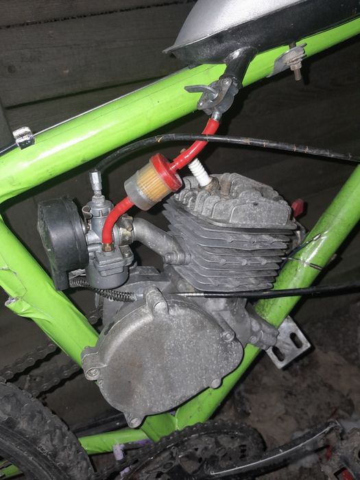 Vând 2 motoare unul de 100cc și unu de 80cc  amândouă funcționabile