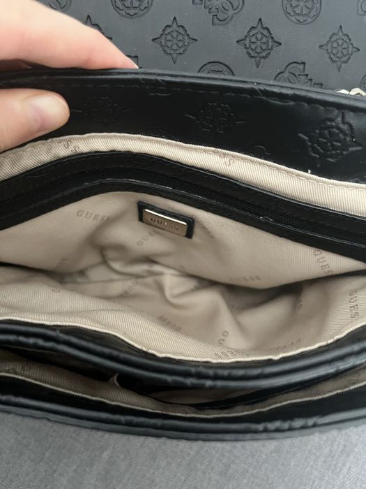 Дамска чанта Guess