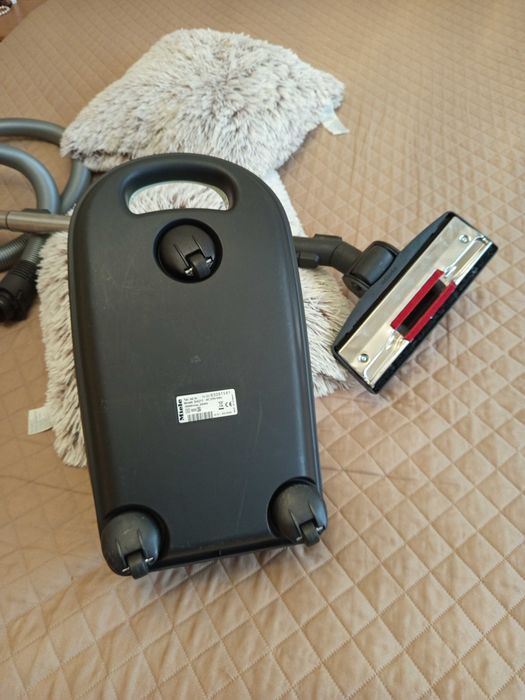 Прахосмукачка Miele S4211