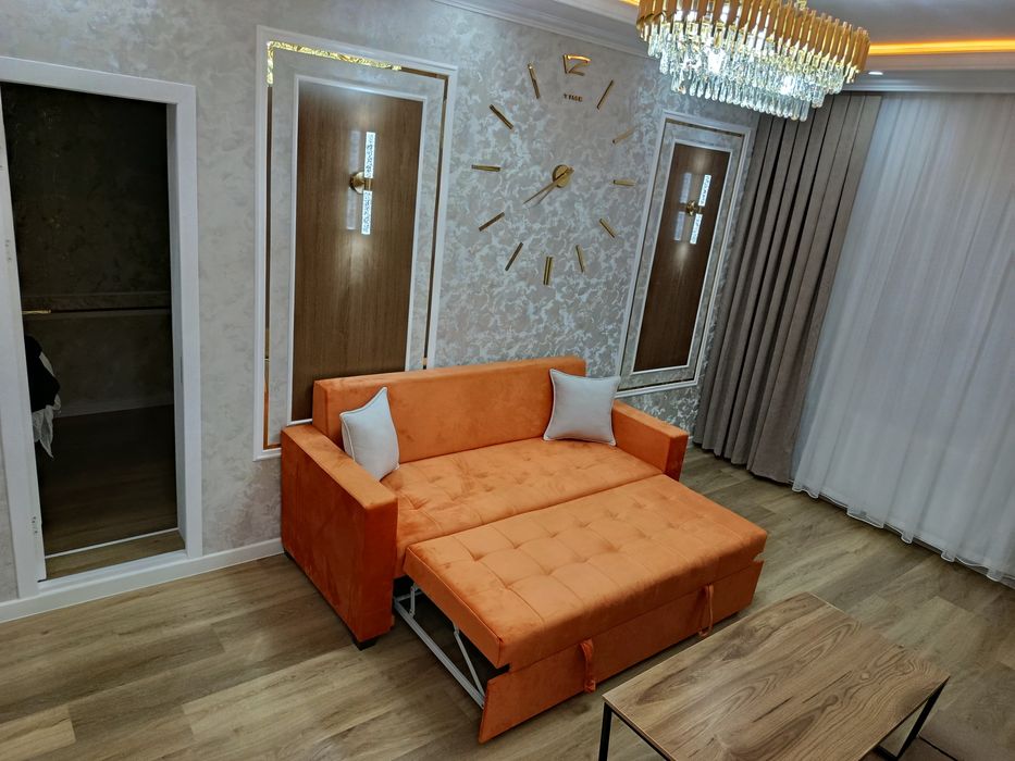 Диван раскладной + стол