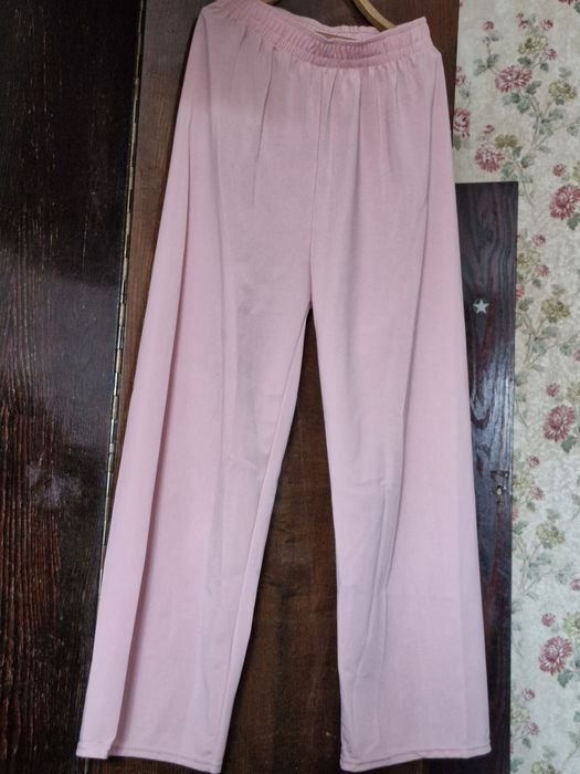 Женские розовые лёгкие штаны
