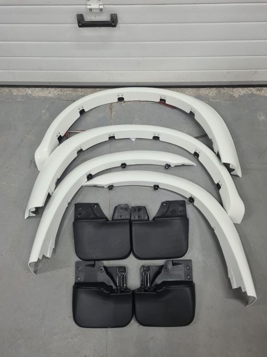 Зеркало  Монтеро Спорт