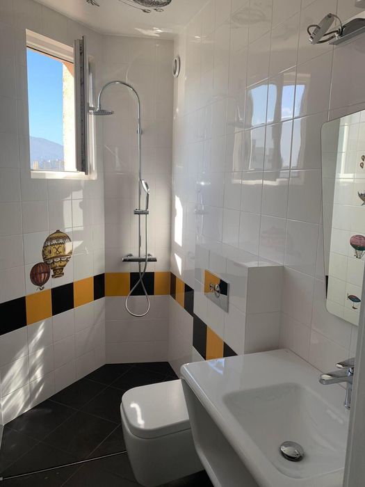 Дава се под наем Многостаен апартамент в София, Стрелбище - 250 кв.м за 2400 € - Снимка #2