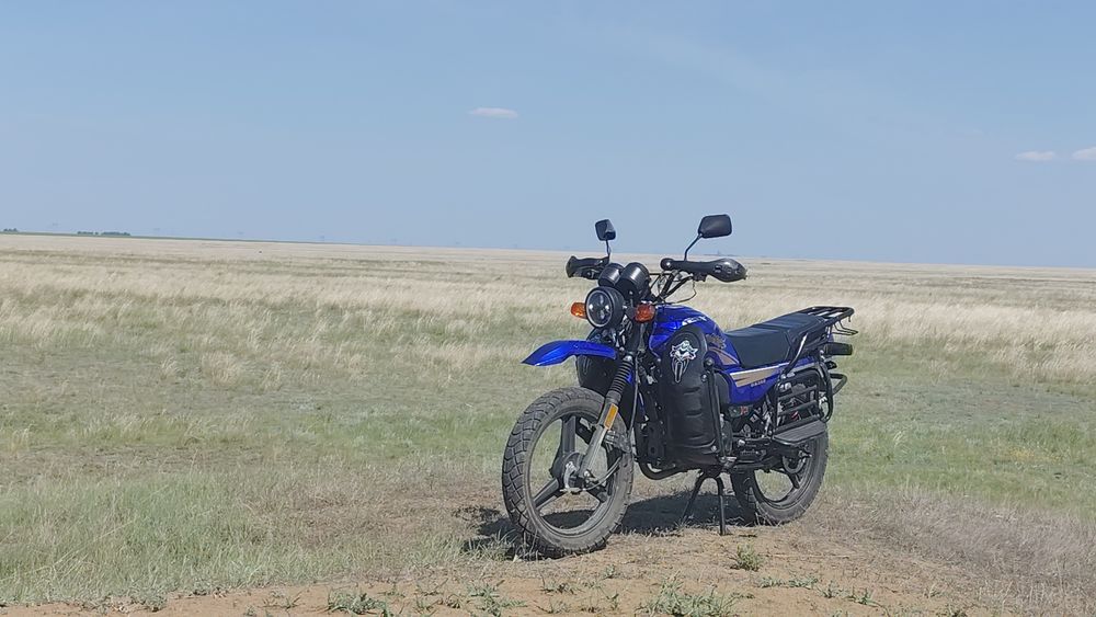 Мотоцикл GSX200 Suzuki