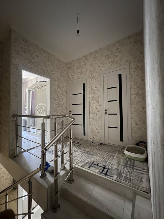 KOTTEJ sotiladi,3-xona,metroni yonida.