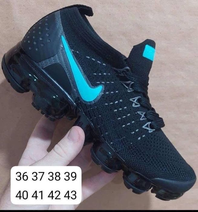 Adidasi universali nike