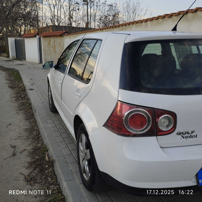 Продавам Фолксваген Голф