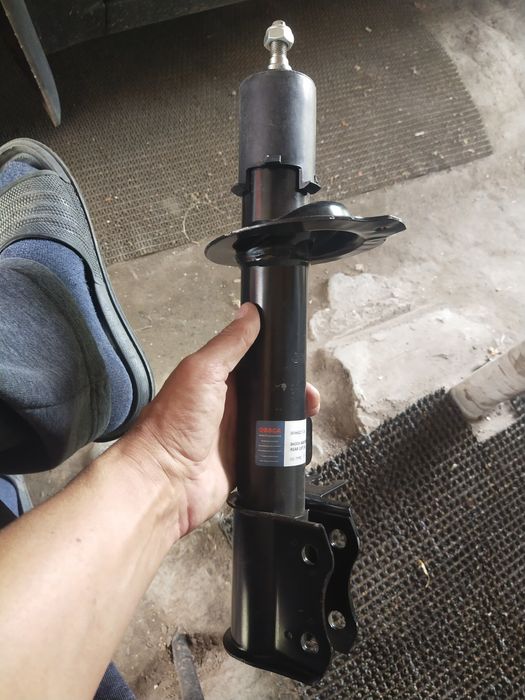 Продам задние Амортизаторы