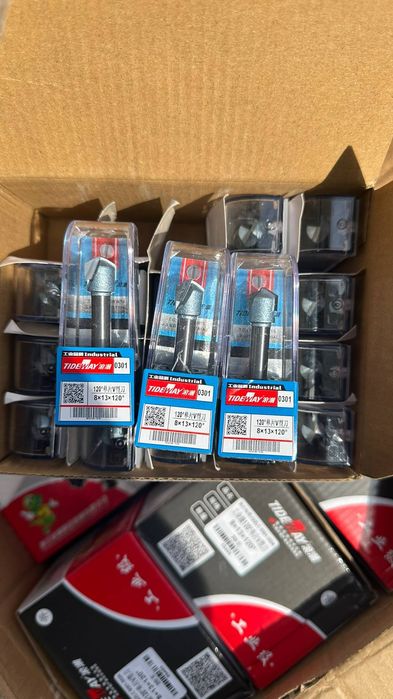 Кромочный фрезер  используется для изготовления кромок