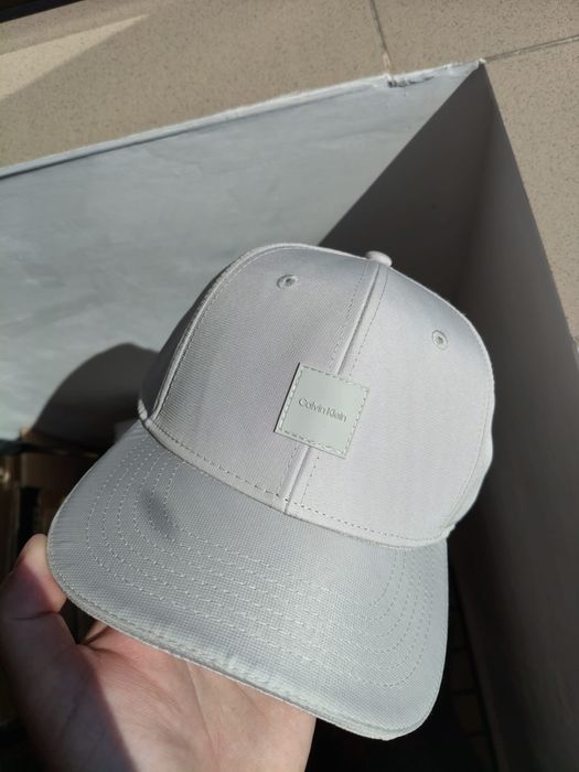 Calvin Klein Golf sapca unisex gri deschis cu logo mic OS noua originala