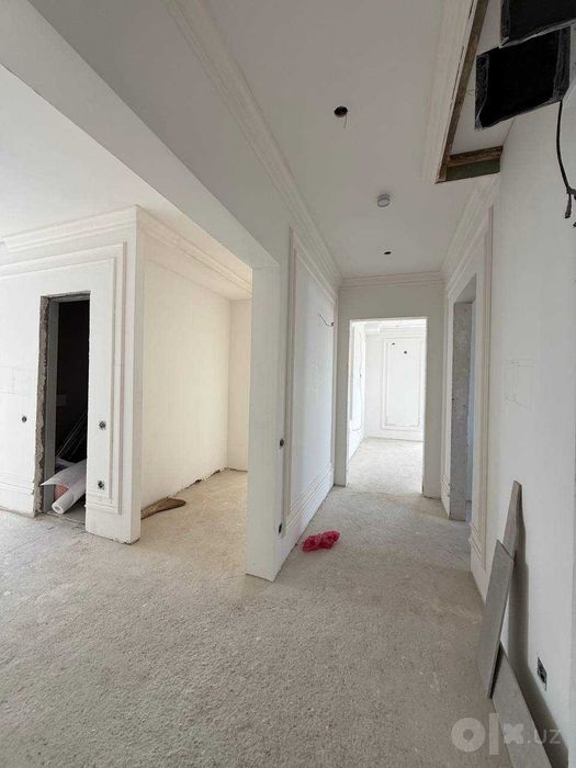 5ти комнатная квартира, имеется 4 балкона по ул.Беруний