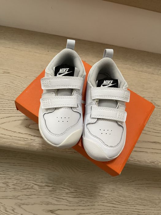 Nike 23,5 unisex, albi, noi