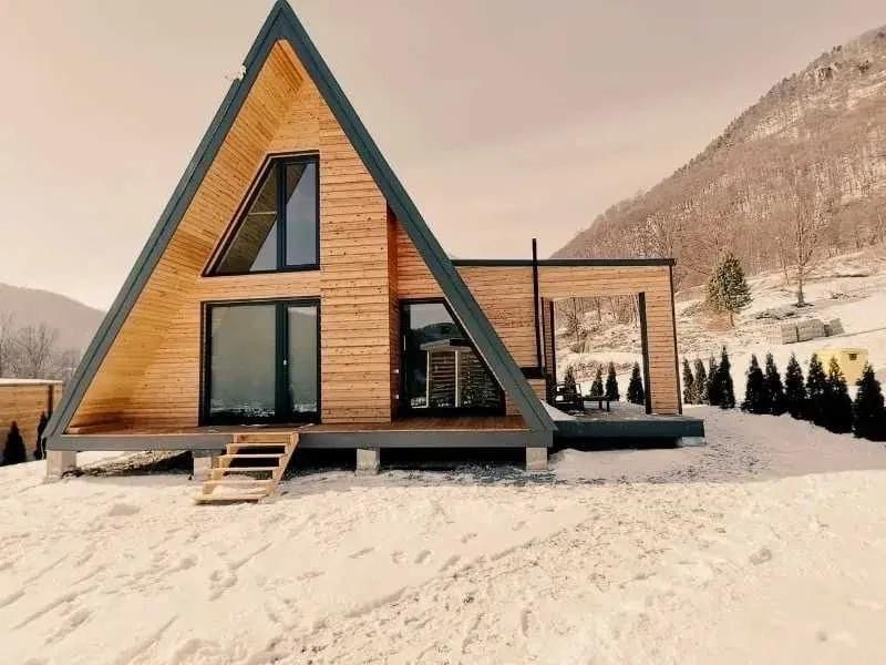 Case si cabane A-Frame din lemn