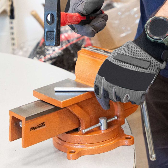 Тиски слесарные поворотные, с наковальней Sparta