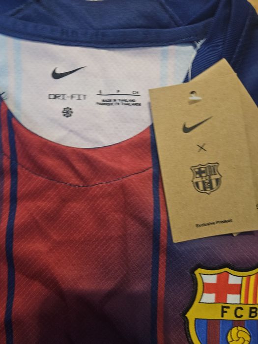 Tricou FC Barcelona folosit in el clasico  cu #4 araujo, rar