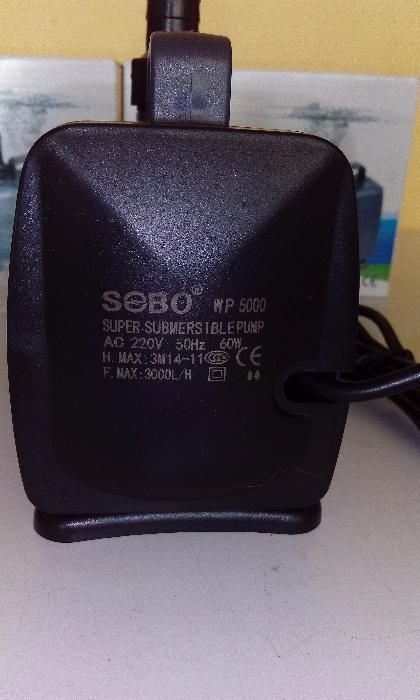 Фонтанна помпа за декоративно езеро