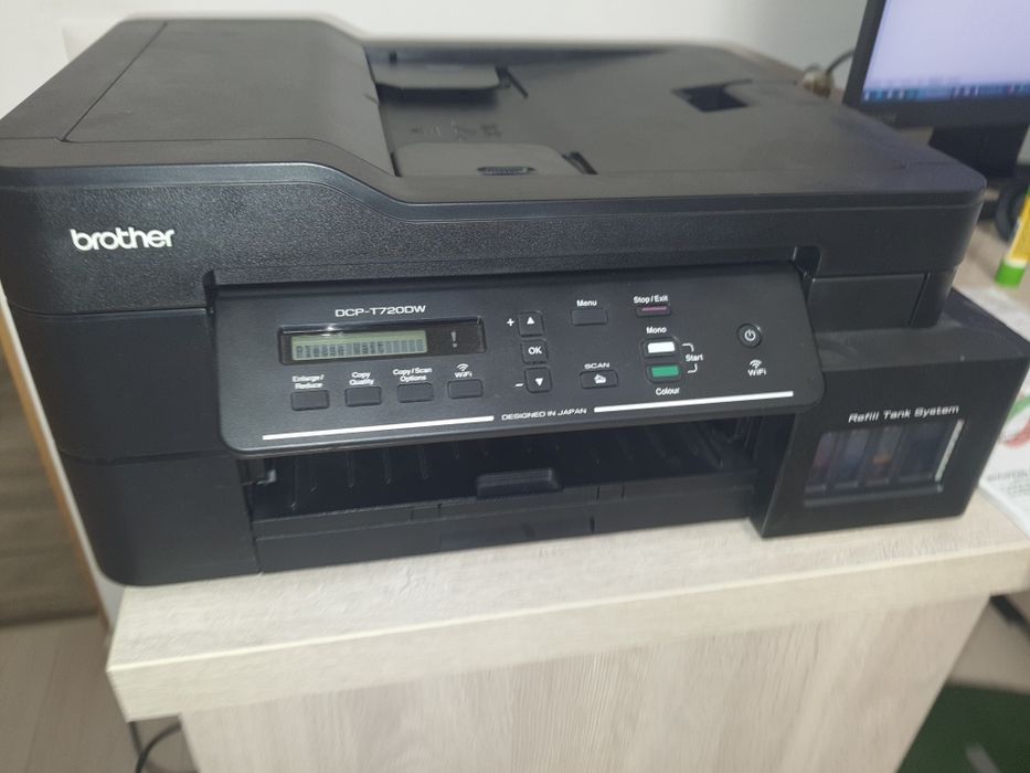 Vând imprimanta Brother în garantie