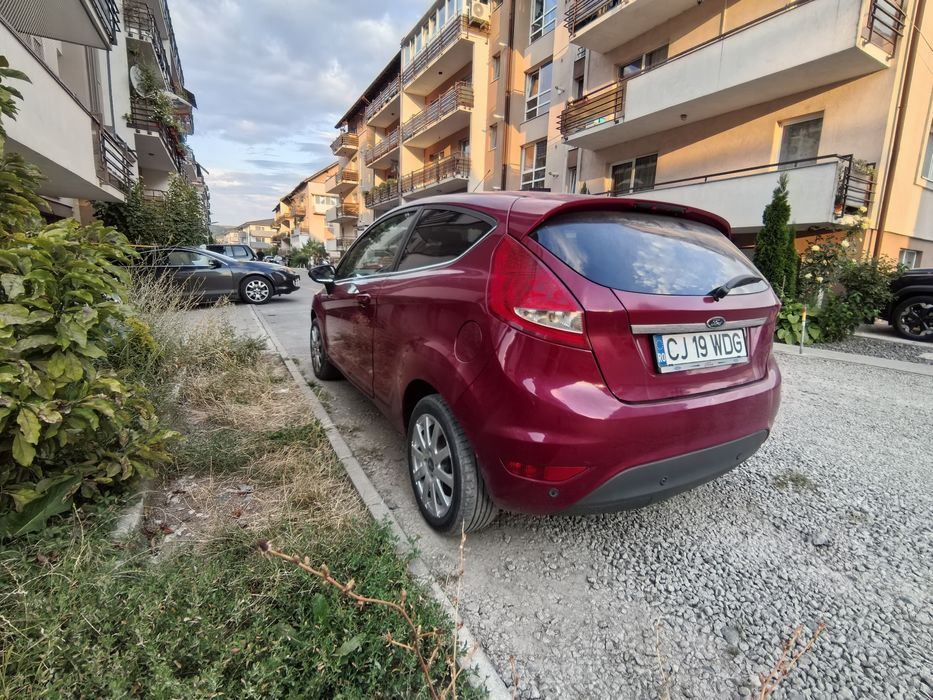 Vând Ford Fiesta