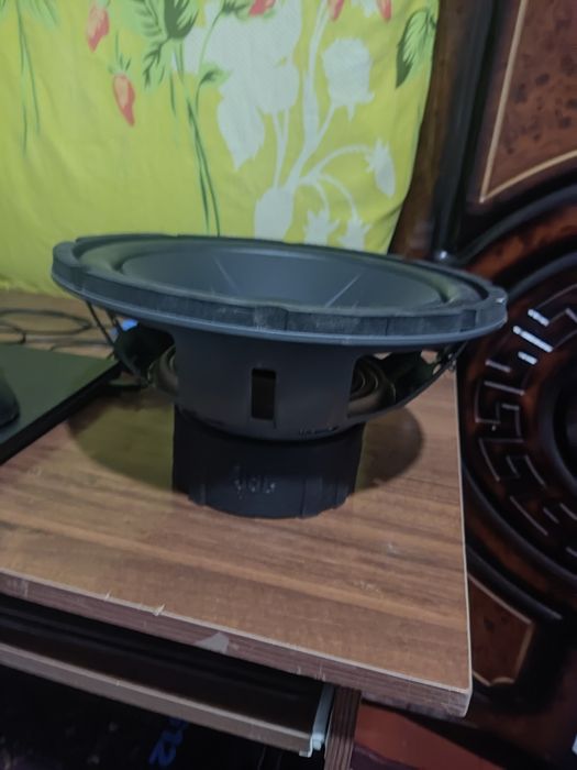 B/u jbl 1200 talik yangi umuman ishlatilmagan