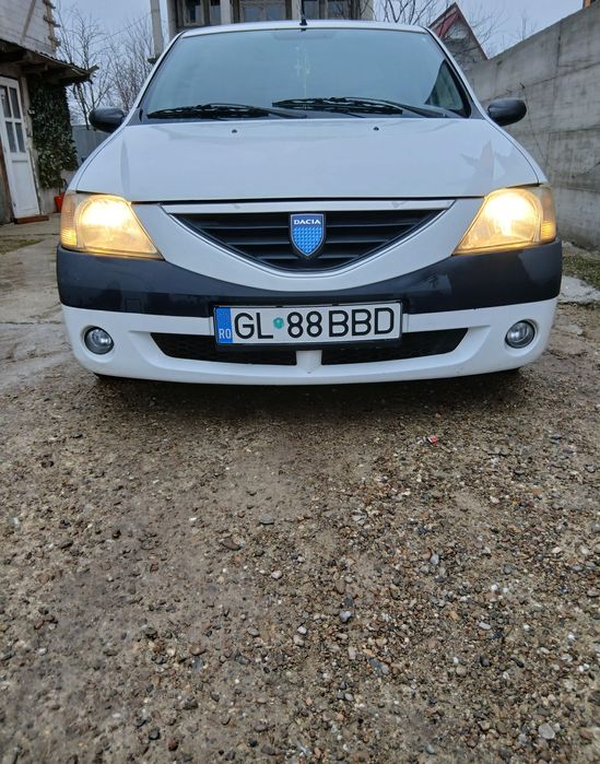 Vând Dacia Logan