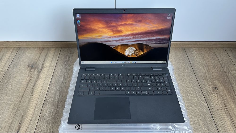 Лаптоп Dell Latitude 3520 FHD 15.6” Intel i5-1135G7 16GB RAM 256GB SSD / MS Office 2011 Pro Plus