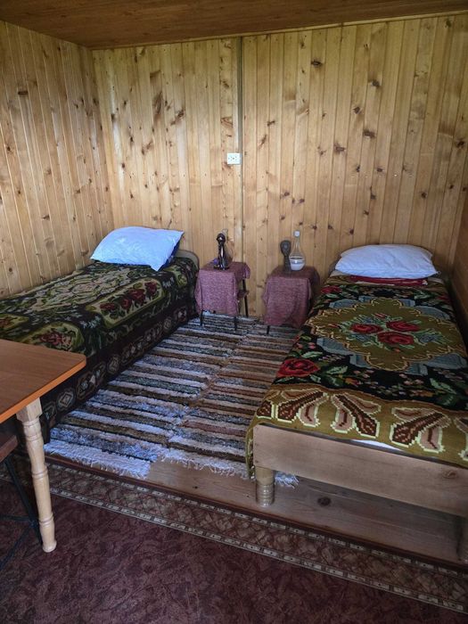 1,8 Ha Livadă la Poalele Pădurii | Casă + 2 Cabane | 700 Pomi Fructiferi | 200.000 € Negociabil