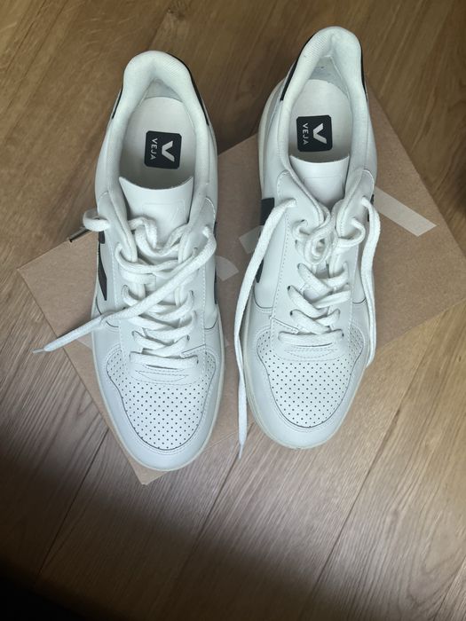 Кожени маратонки Veja V 10