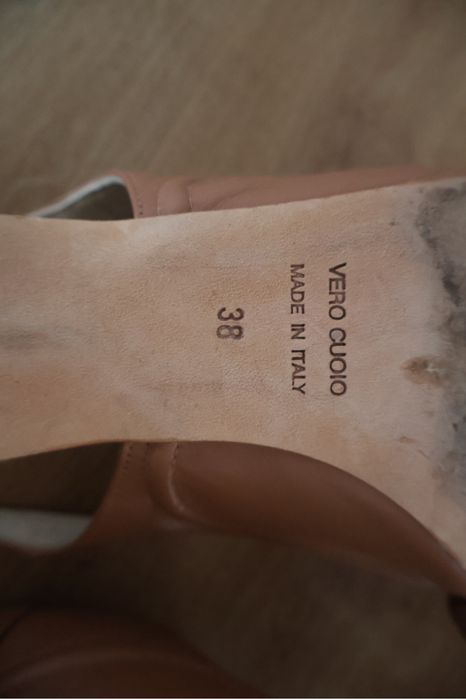 Pantofi din piele