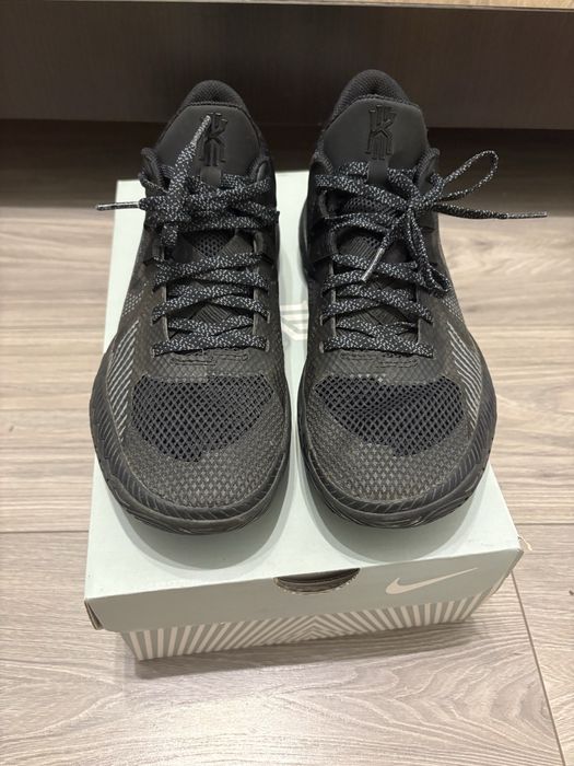 nike kyrie flytrap V