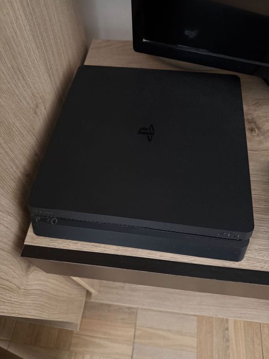 PlayStation 4 slim