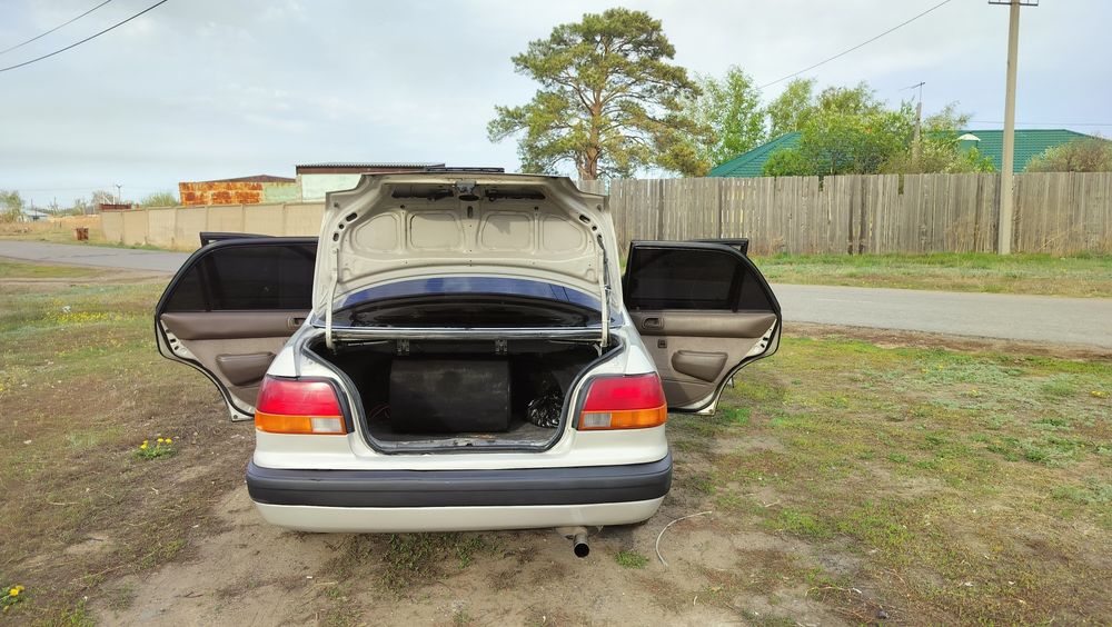 Продам  Тойота Короллу