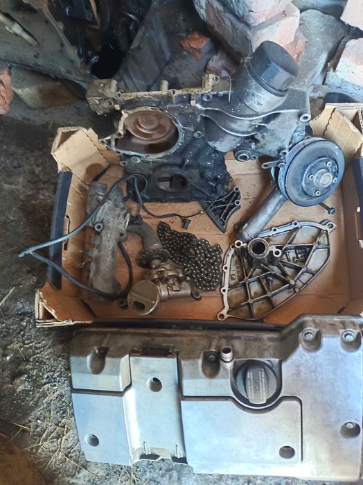 Продам мотор 111 мерседес Е 200 диски термост стоика фонарь москвич