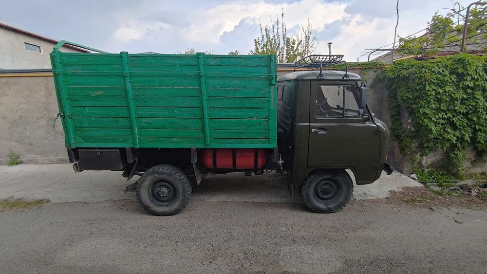Uazik 3303 bortovoy