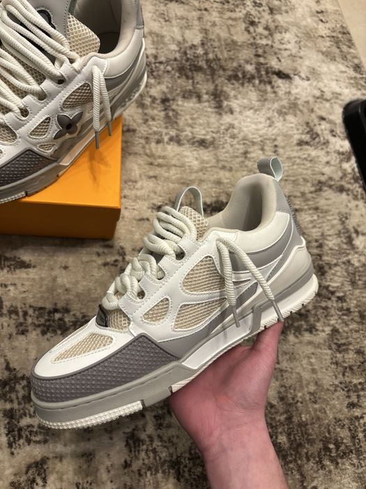 Lv skates grey&white