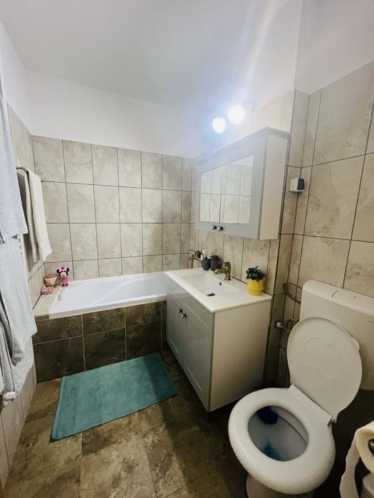 Vand apartament 3 camere