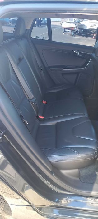 Volvo V60 2.4D5 230 к.с Polestar 4х4 R-desing автоматик