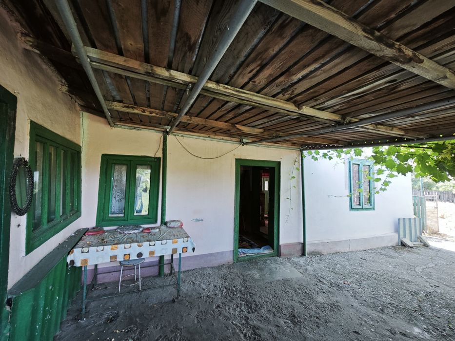 Casa + 1300 m teren in Romanu