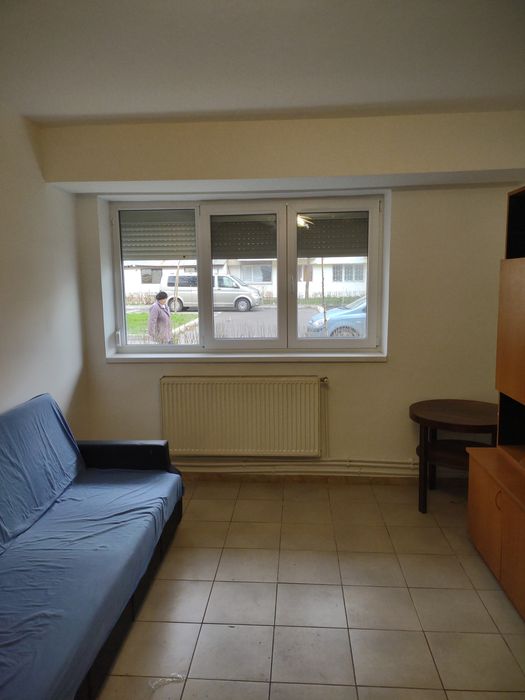Închiriez apartament liber