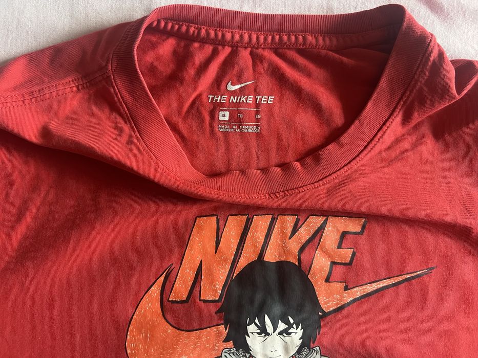 Червена тениска Nike “Just Do It” с анимационна щампа