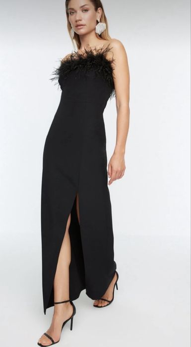 Rochie de seara neagra cu pene