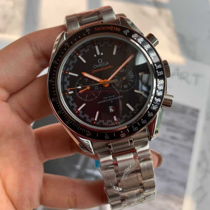 Omega Speedmaster Racing cu mecanism quartz