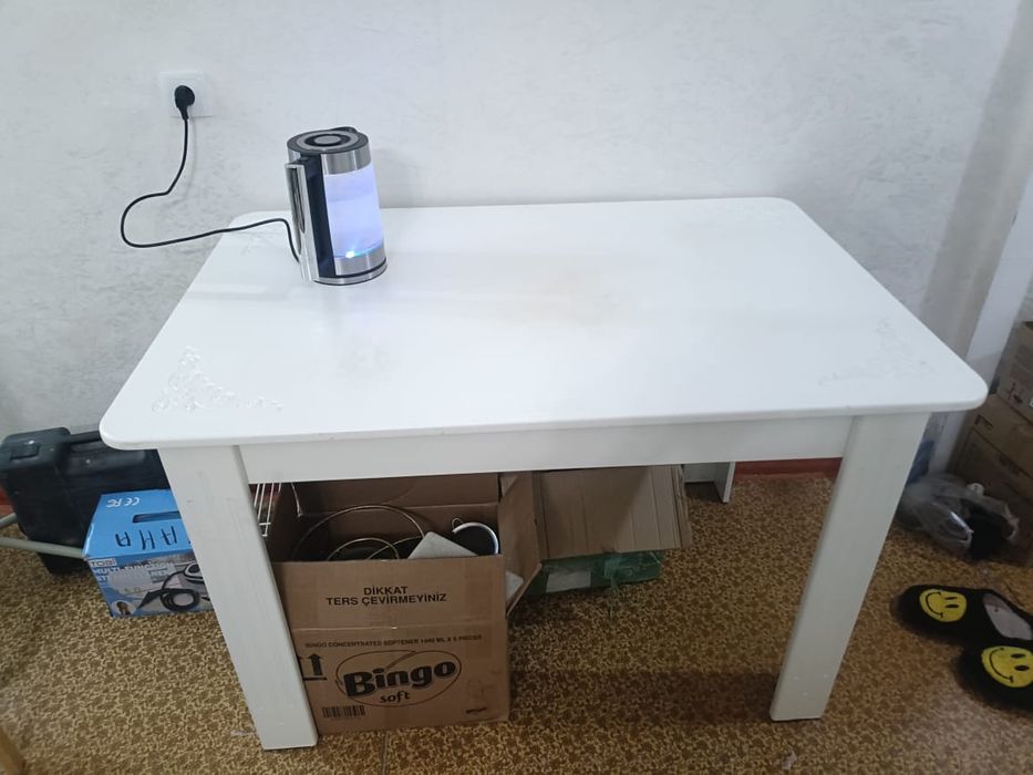 Продам стол кухонный