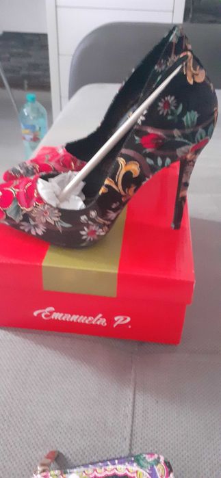 Pantofi colorați