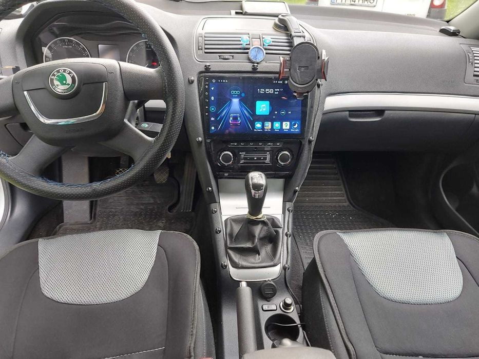 SKODA Octavia 2012 — imagine 3