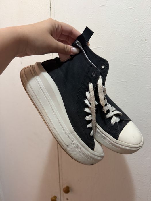 converse unisex.