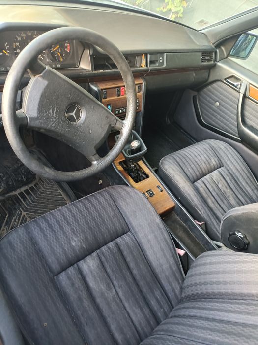 Мерцедес 124 на части