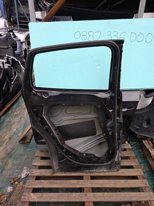 Mercedes benz GLA 247 19- задна лява врата  2023