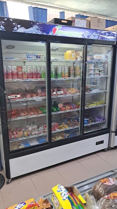 Холодильник для магазина