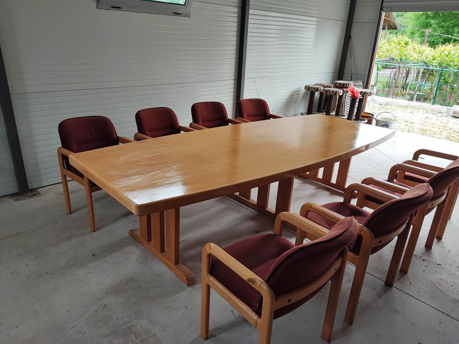 Маса от масивен дъб и 8 стола