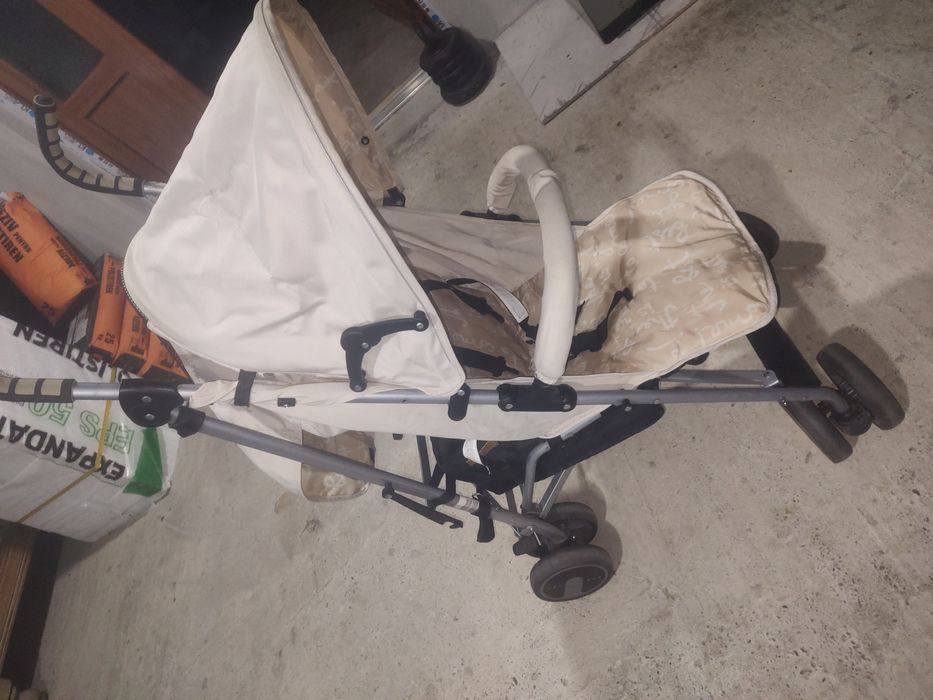 Cărucior pliabil